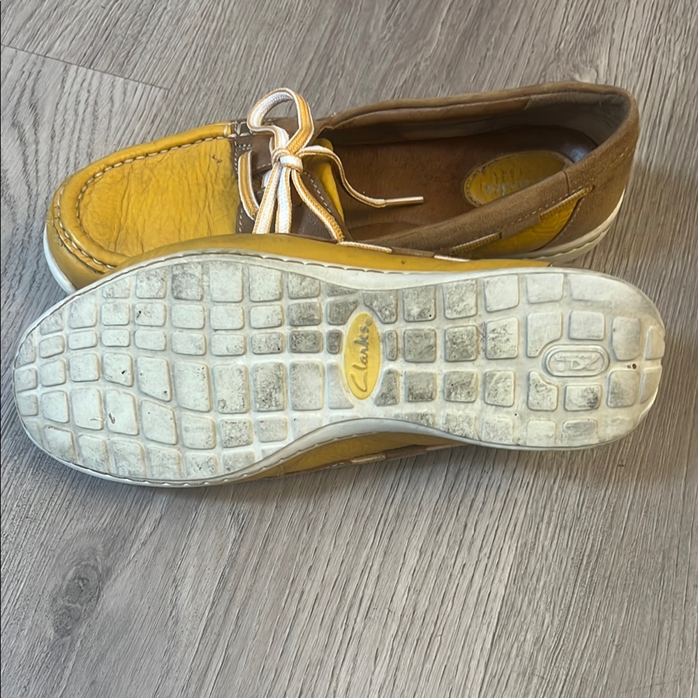 Clarks Women's Yellow Leather Loafers - Picture 5 of 6